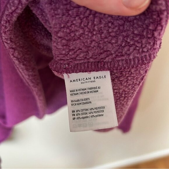 American Eagle Outfitters Purple Cropped Crewneck Sweatshirt Women’s Size XL - Picture 4 of 6